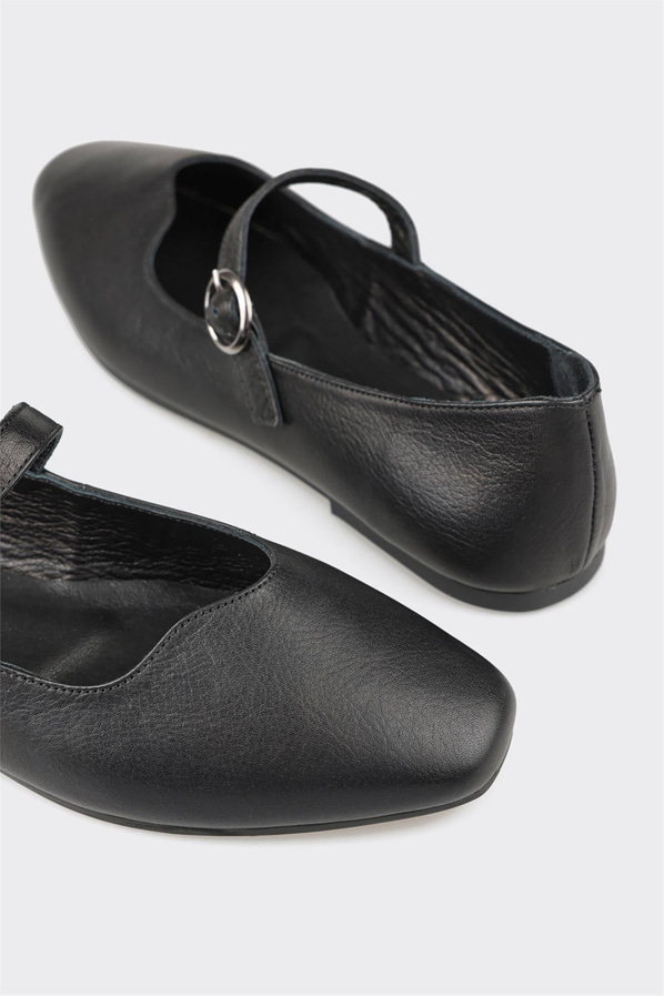Siyah deri kadın babet - Elle Shoes