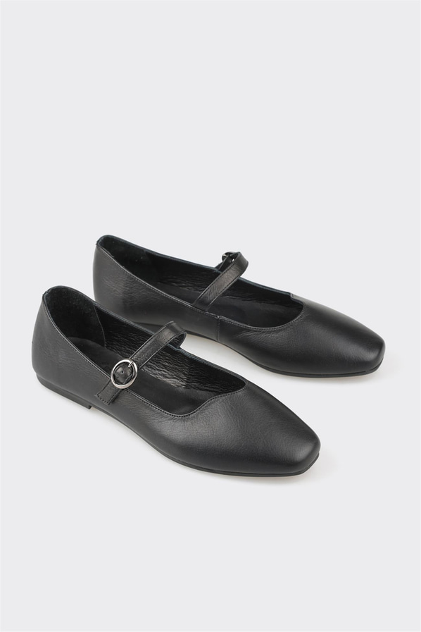 Siyah deri kadın babet - Elle Shoes