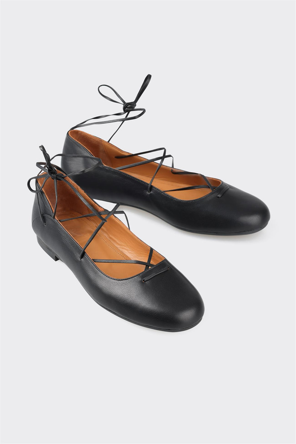 Siyah deri kadın babet - Elle Shoes