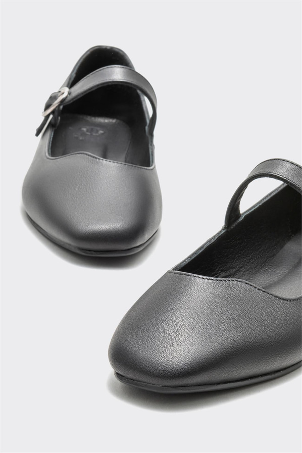 Siyah deri kadın babet - Elle Shoes