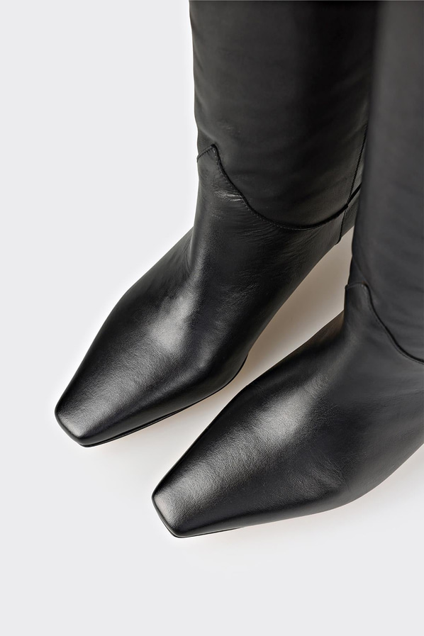 Siyah deri topuklu kadın çizme, rahat kullanım için - Elle Shoes