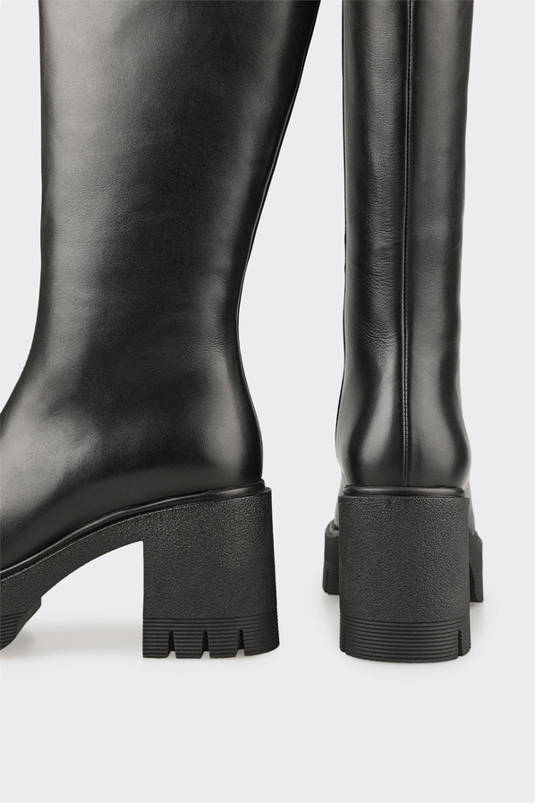 Siyah Deri Kadın Çizme