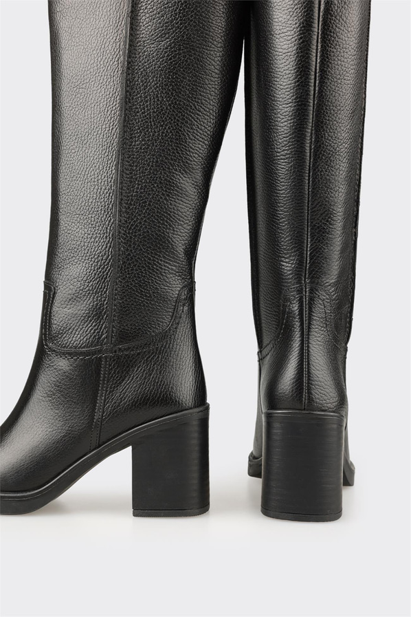 Siyah Deri Kadın Çizme