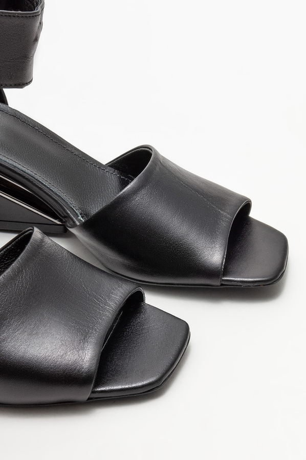 Siyah deri dolgu topuklu kadın sandalet - Elle Shoes