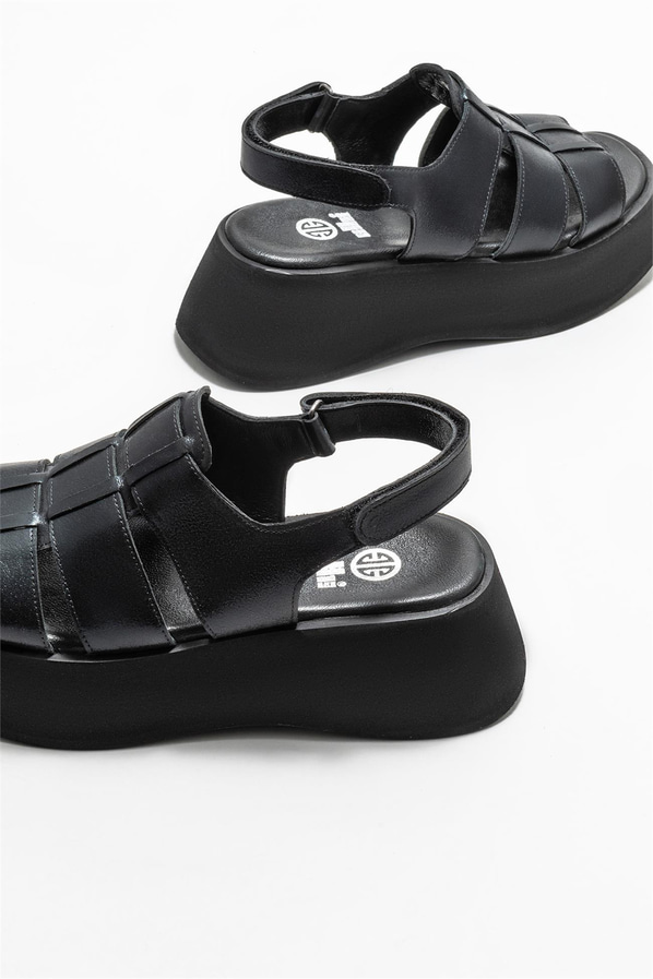 Siyah deri dolgu topuklu kadın sandalet - Elle Shoes