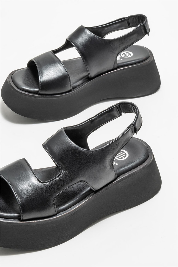 Siyah deri dolgu topuklu kadın sandalet - Elle Shoes