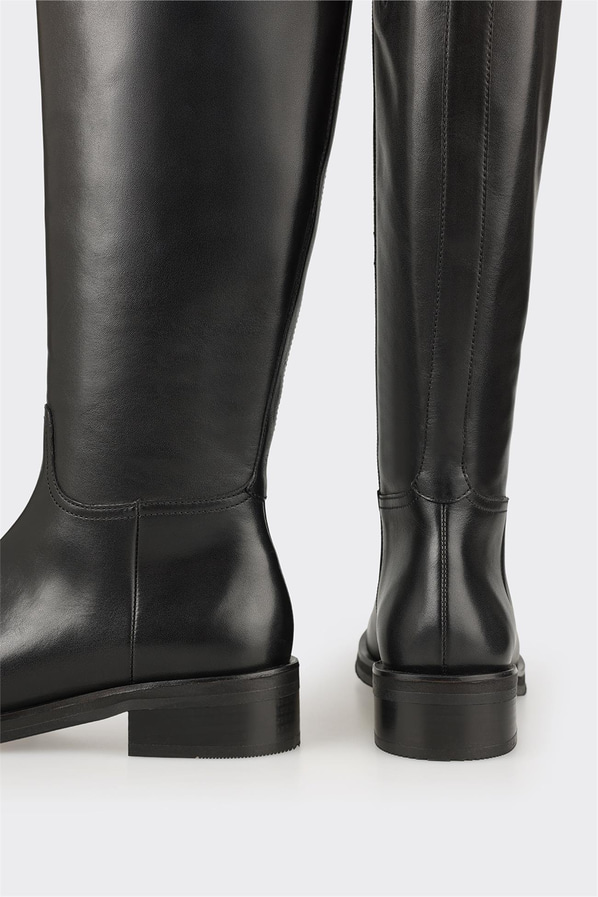 Siyah Deri Kadın Düz Çizme