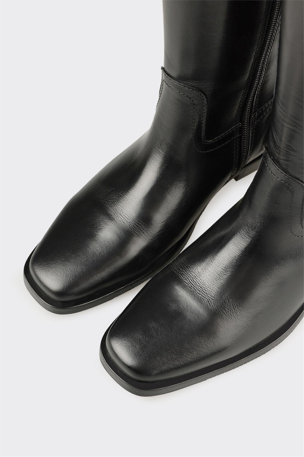 Siyah Deri Kadın Düz Çizme