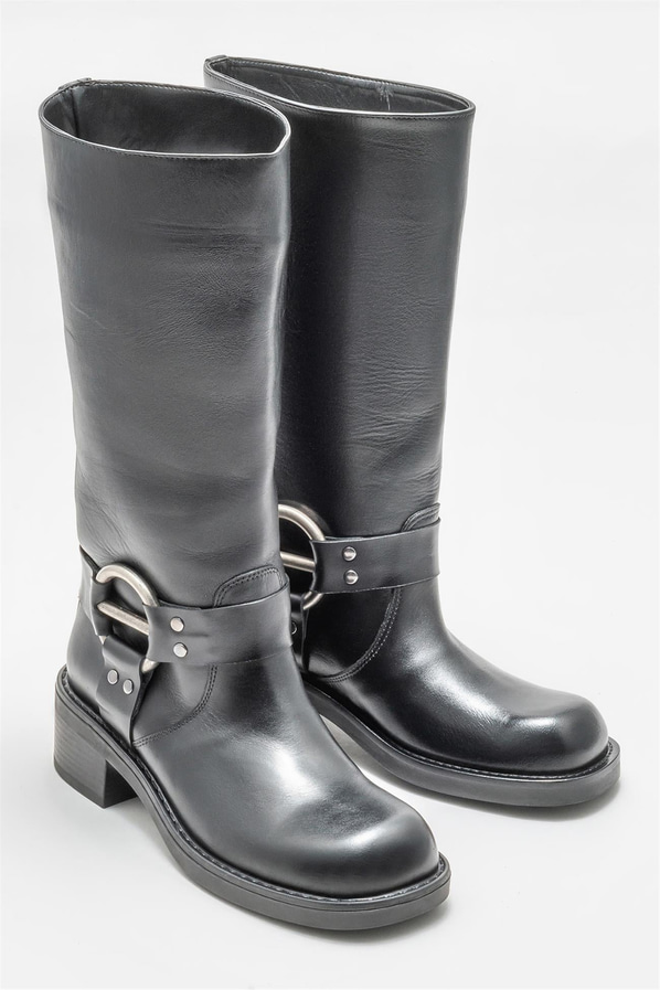 Siyah deri metal tokalı düz kadın çizme - Elle Shoes