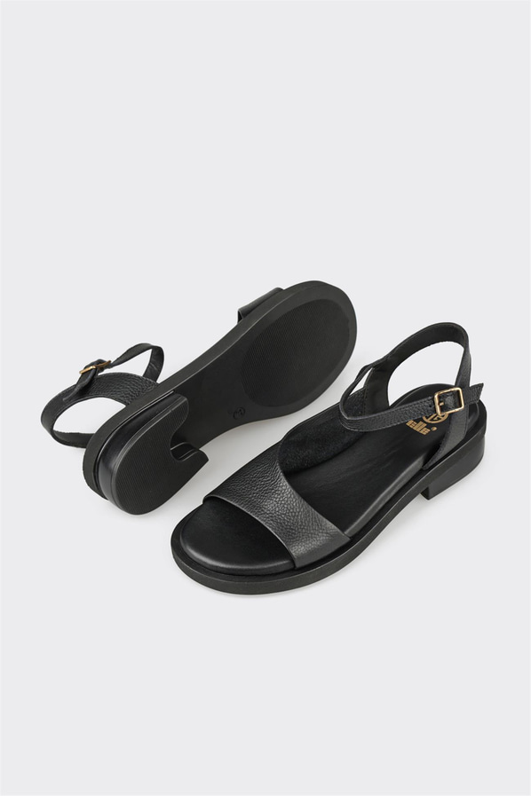 Siyah deri düz örgü dokulu kadın sandalet, ofis stili için - Elle Shoes