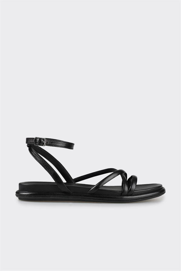 Siyah deri düz bantlı kadın sandalet, rahat kullanım için - Elle Shoes