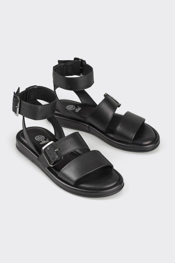 Siyah deri düz bantlı kadın sandalet, rahat kullanım için - Elle Shoes