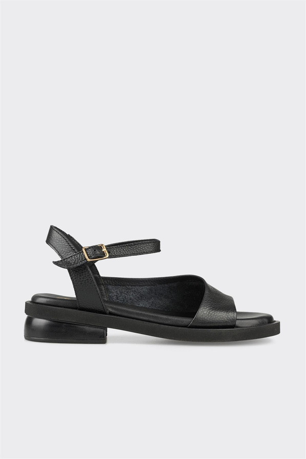 Siyah deri düz örgü dokulu kadın sandalet, ofis stili için - Elle Shoes