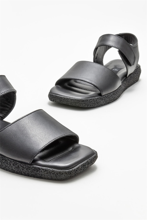Siyah deri düz kadın sandalet - Elle Shoes