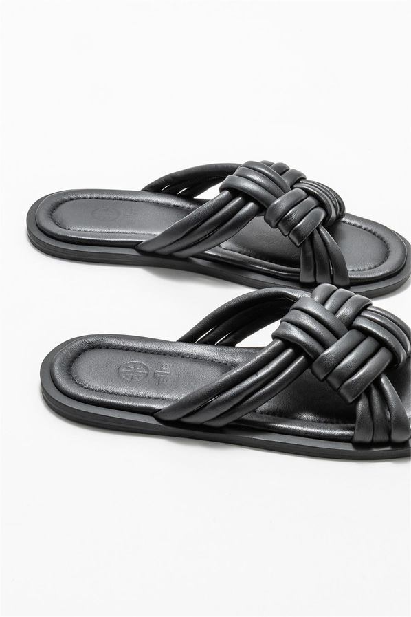 Siyah deri düz kadın terlik - Elle Shoes