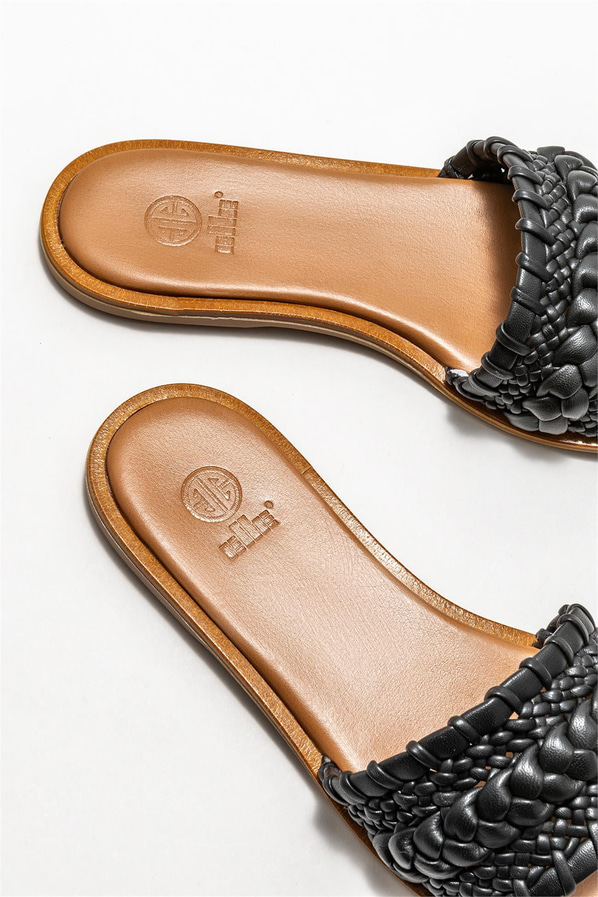 Siyah deri düz kadın terlik - Elle Shoes