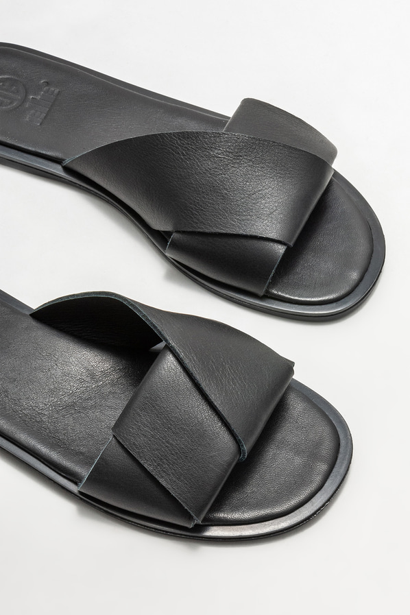 Siyah deri düz kadın terlik - Elle Shoes