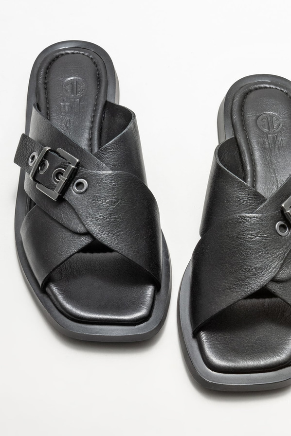 Siyah deri düz kadın terlik - Elle Shoes