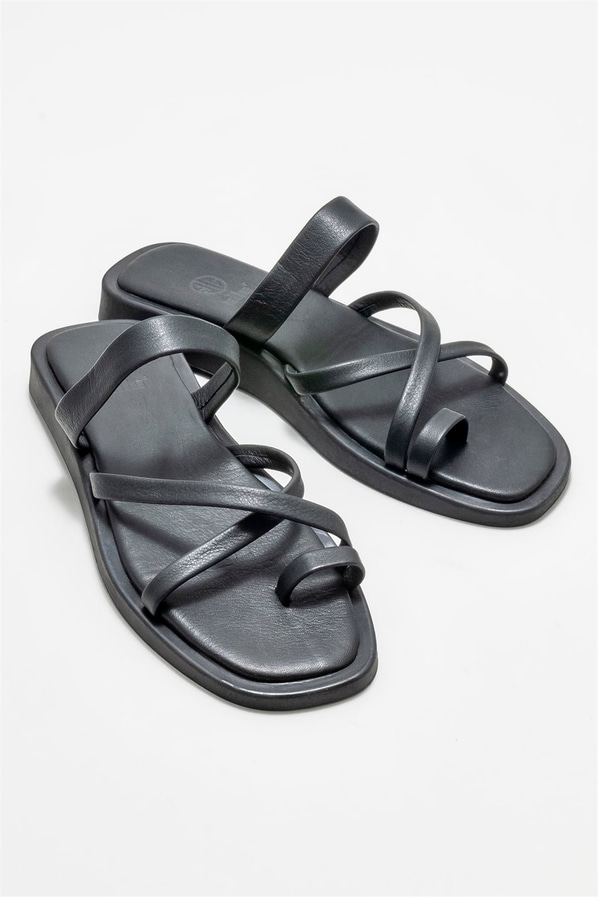 Siyah deri düz kadın terlik - Elle Shoes