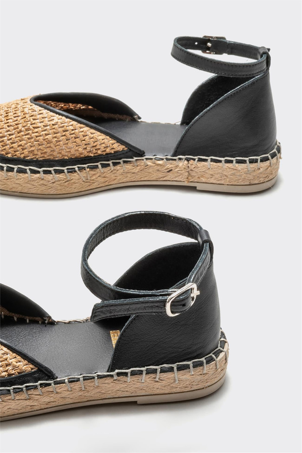 Siyah naturel deri ve hasır dokulu kadın espadril, rahat kullanım için - Elle Shoes