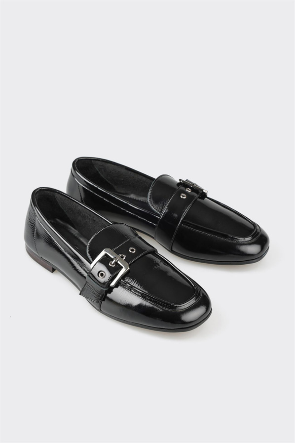 Siyah deri kadın loafer, günlük kullanım için - Elle Shoes