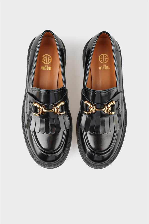 Siyah deri püsküllü kadın loafer, günlük kullanım için - Elle Shoes