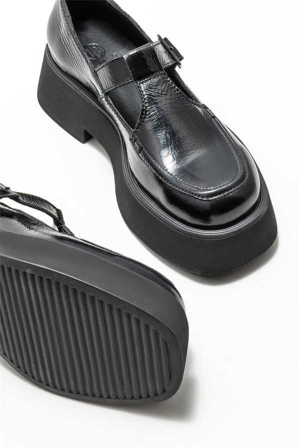 Siyah deri kadın günlük ayakkabı, günlük kullanım için - Elle Shoes