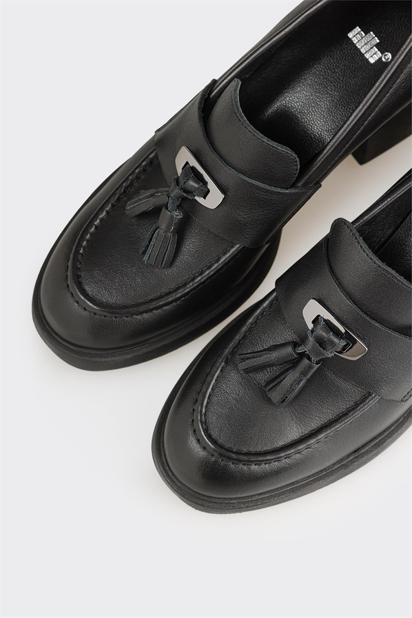 Siyah Deri Kadın Günlük Ayakkabı