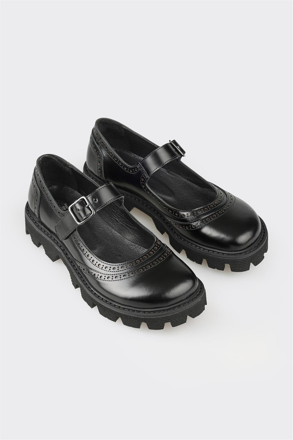 Siyah deri kadın düz ayakkabı, ofis stili için - Elle Shoes
