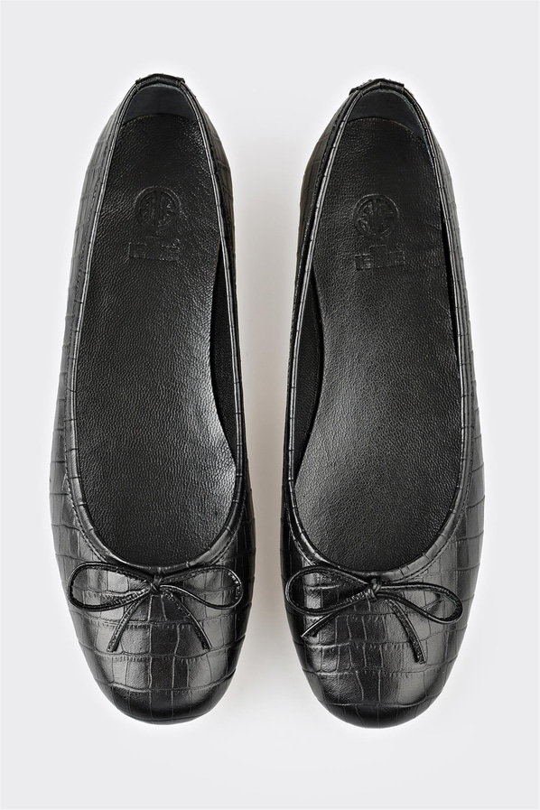 Siyah deri kadın babet, günlük kullanım için - Elle Shoes