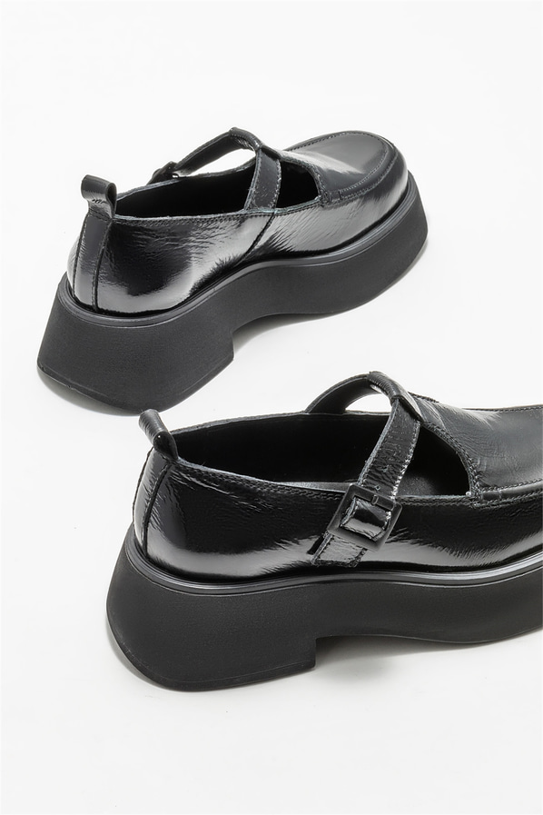 Siyah deri kadın günlük ayakkabı, günlük kullanım için - Elle Shoes