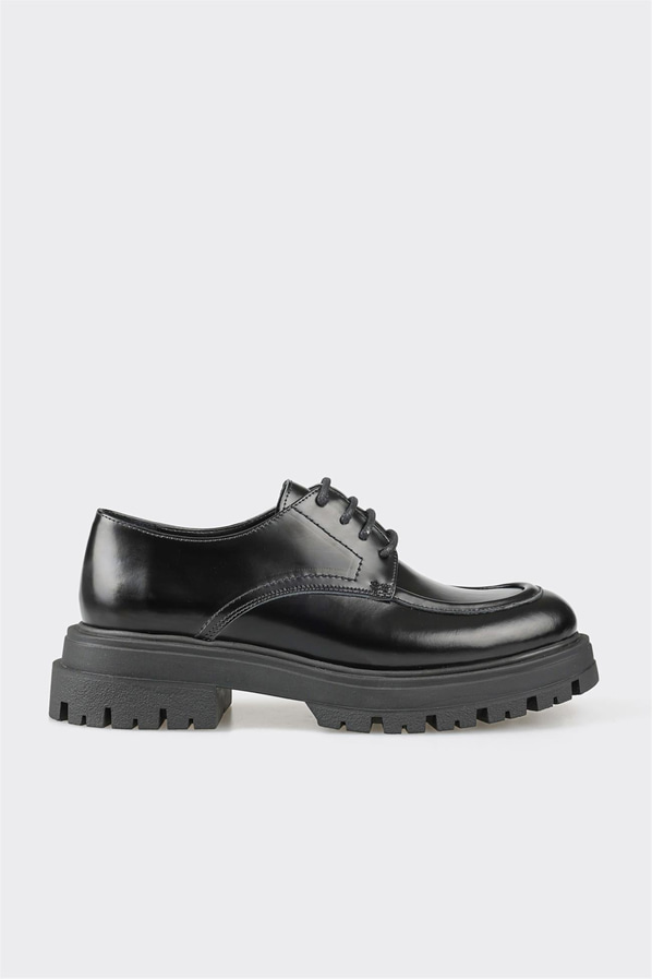 Siyah deri bağcıklı kadın ayakkabı, günlük kullanım için - Elle Shoes