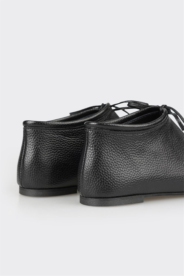 Siyah deri kadın loafer, günlük kullanım için - Elle Shoes