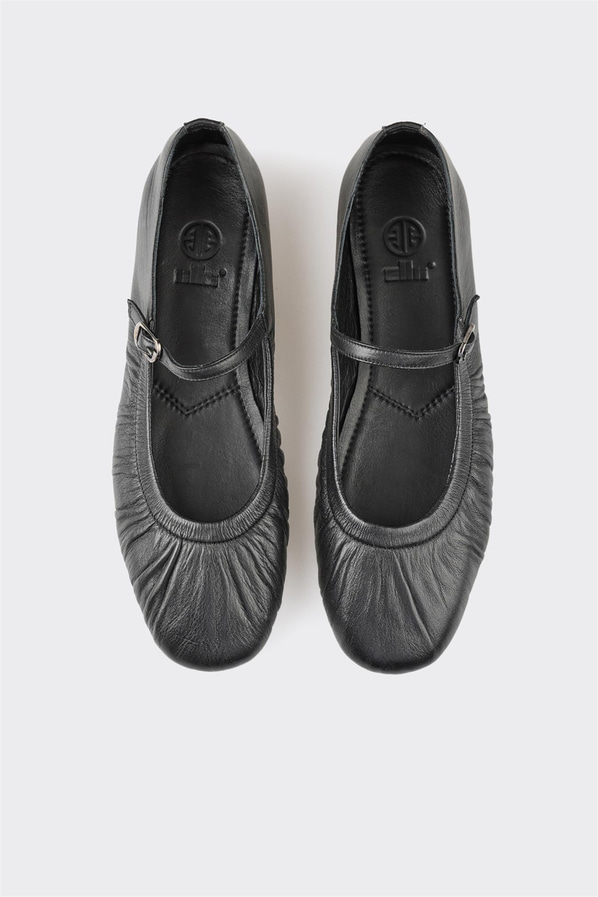 Siyah deri kadın babet, günlük kullanım için - Elle Shoes