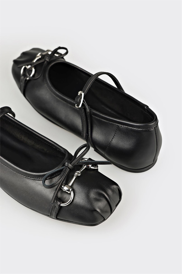 Siyah deri kadın babet, günlük kullanım için - Elle Shoes