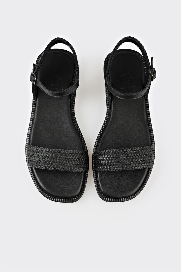 Siyah deri düz kadın sandalet, ofis stili için - Elle Shoes