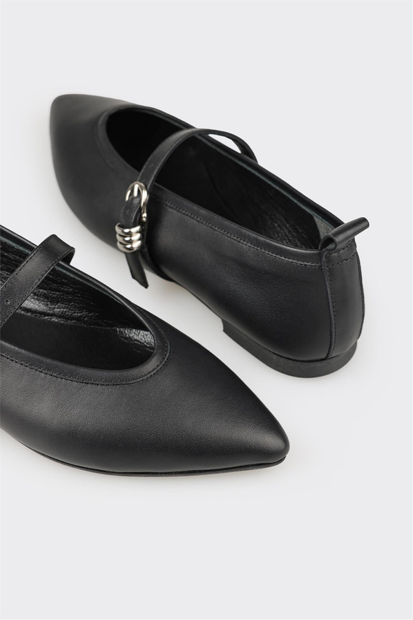 Siyah deri kadın babet, günlük kullanım için - Elle Shoes