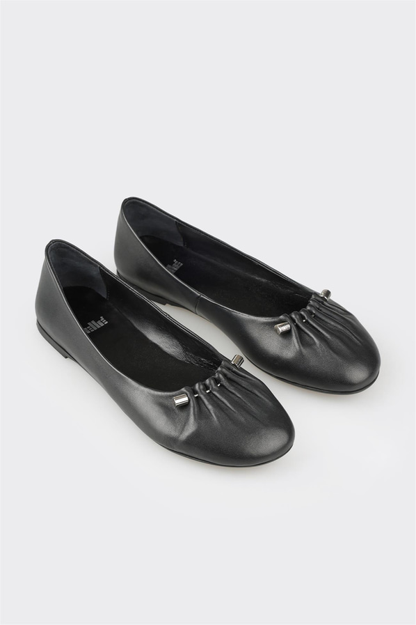 Siyah deri kadın babet, günlük kullanım için - Elle Shoes