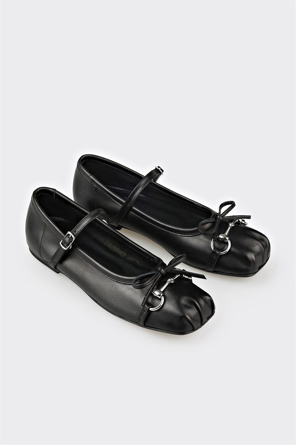 Siyah deri kadın babet, günlük kullanım için - Elle Shoes