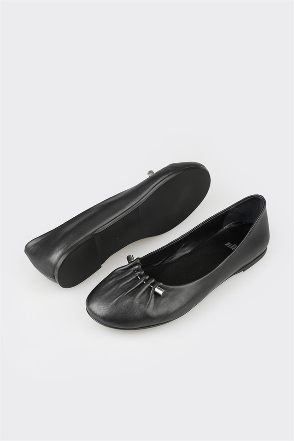 Siyah deri kadın babet, günlük kullanım için - Elle Shoes