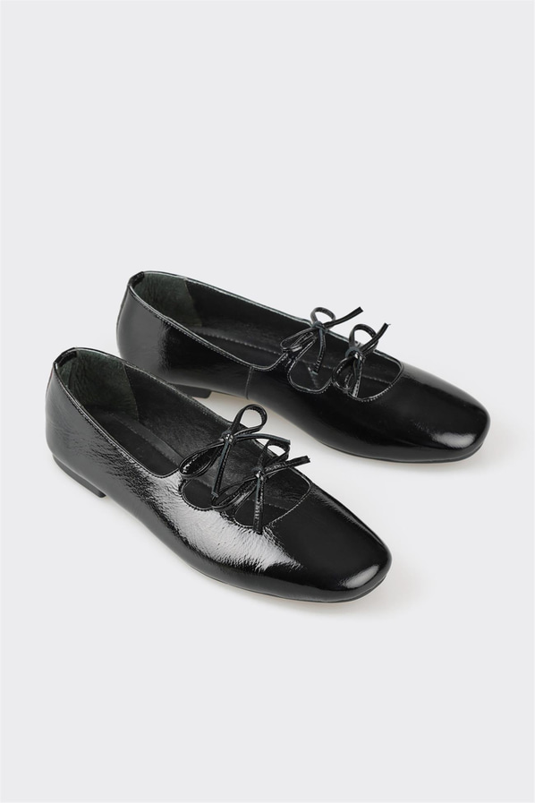 Siyah deri kadın babet, günlük kullanım için - Elle Shoes