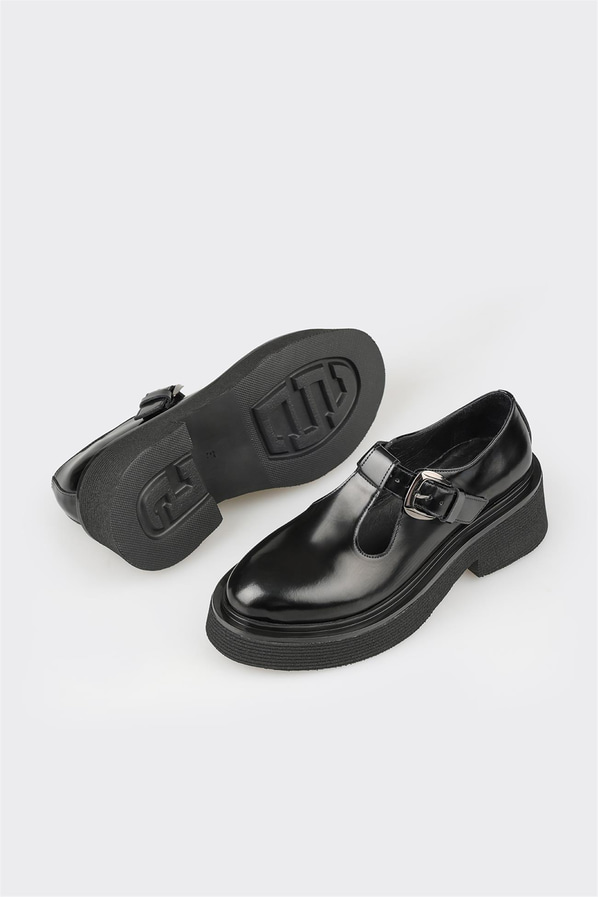 Siyah deri kalın tabanlı kadın düz ayakkabı, ofis stili için - Elle Shoes