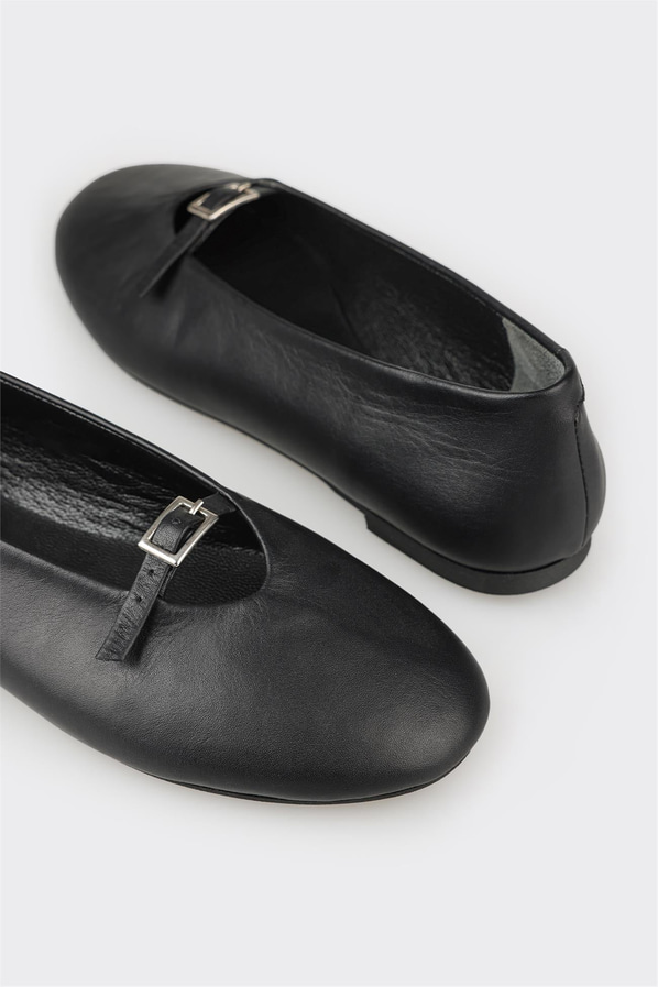 Siyah deri kadın babet, günlük kullanım için - Elle Shoes