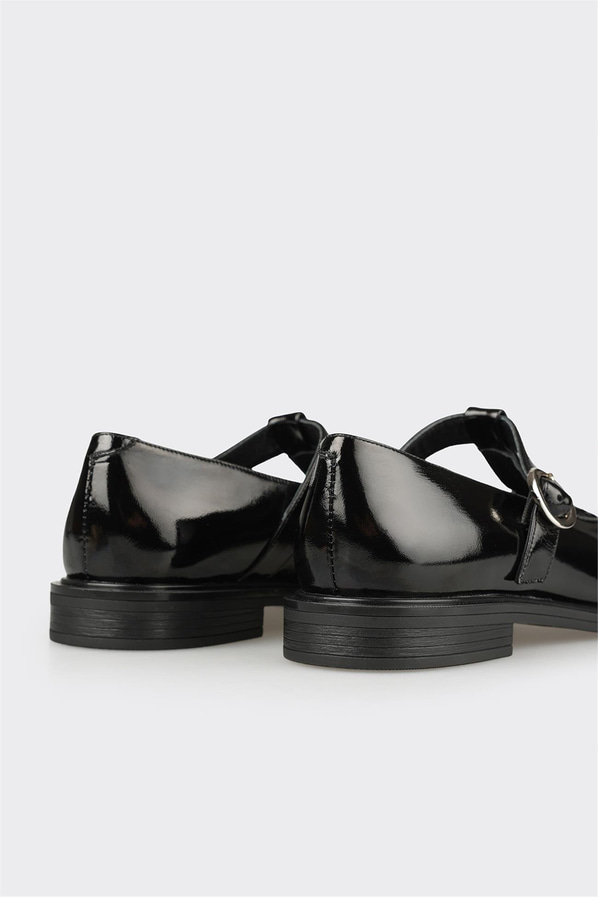 Siyah Deri Kadın Günlük Ayakkabı