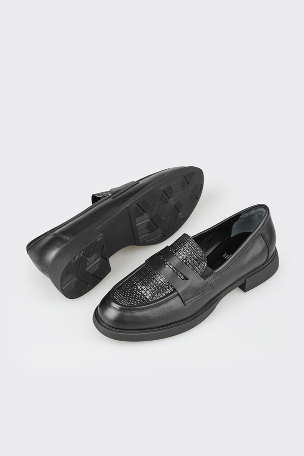 Siyah deri kadın loafer, rahat kullanım için - Elle Shoes