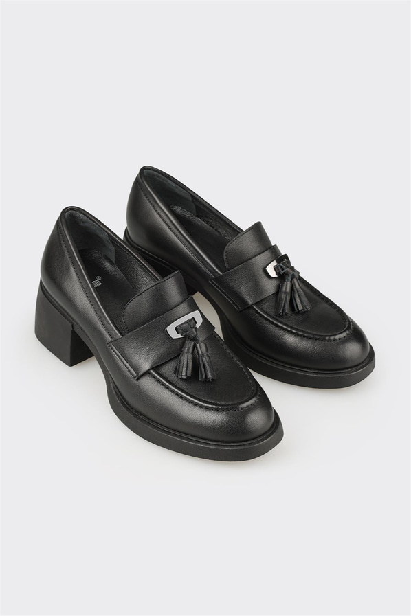 Siyah Deri Kadın Günlük Ayakkabı