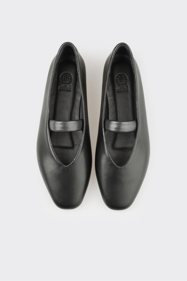 Siyah Deri Kadın Günlük Ayakkabı