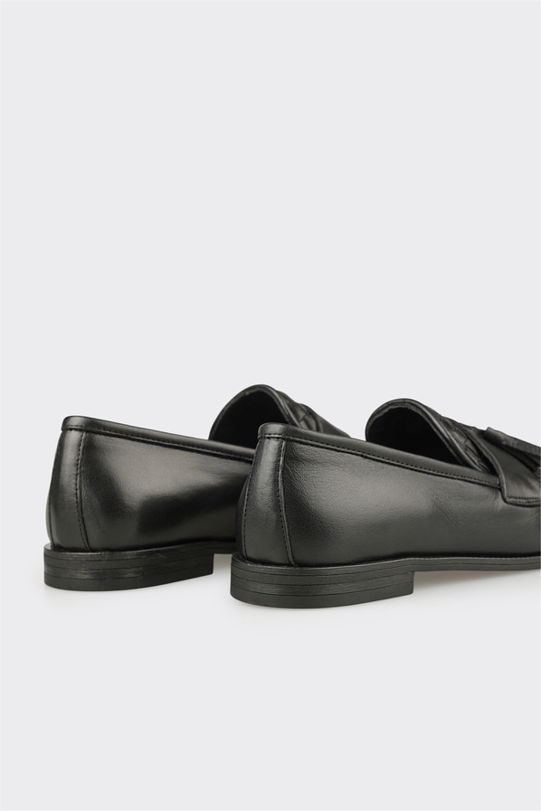 Siyah deri kadın loafer, günlük kullanım için - Elle Shoes