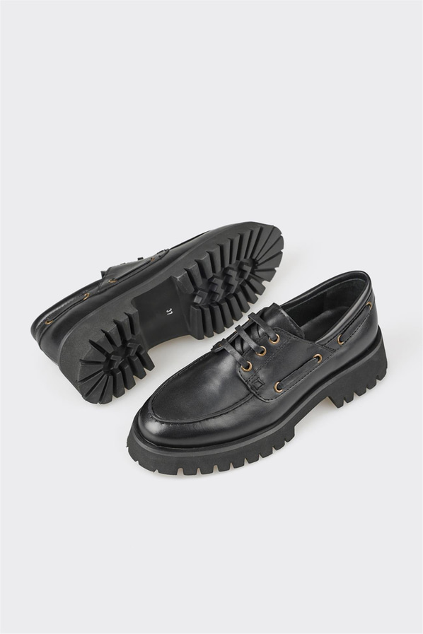 Siyah Deri Kadın Günlük Ayakkabı