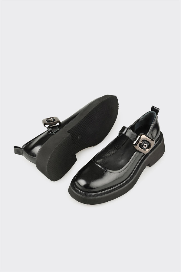 Siyah Deri Kadın Günlük Ayakkabı